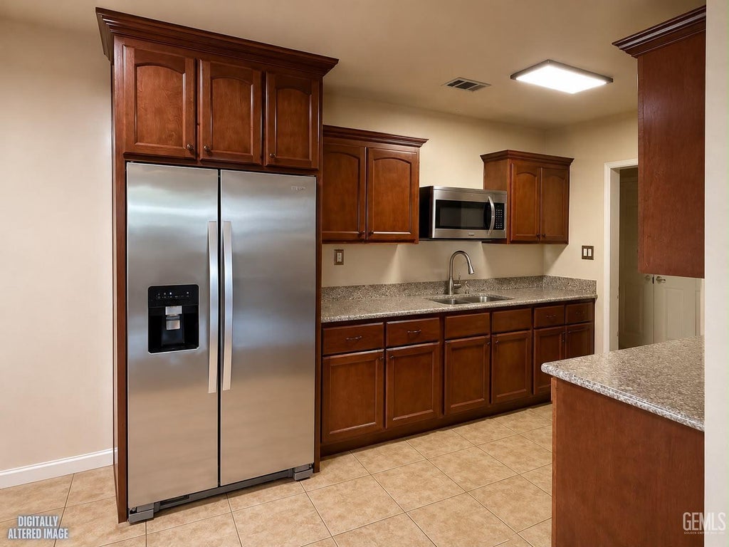 Photo of 820 20th Avenue, Delano, CA 93215 (MLS # 202608461)