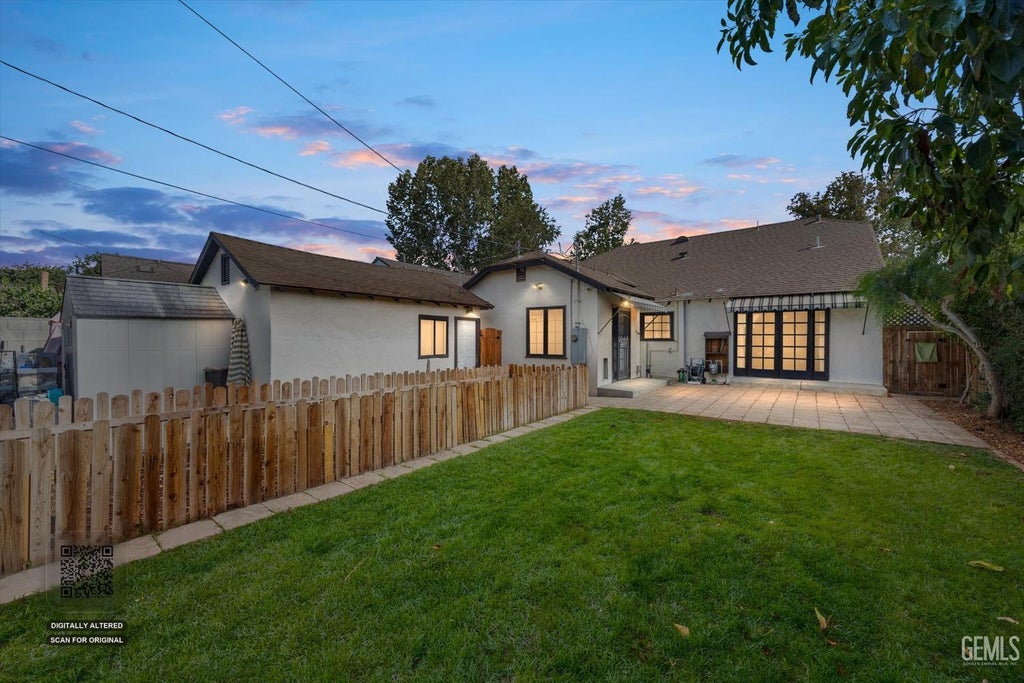 Photo of 2900 Sunset Avenue, Bakersfield, CA 93304 (MLS # 202609379)
