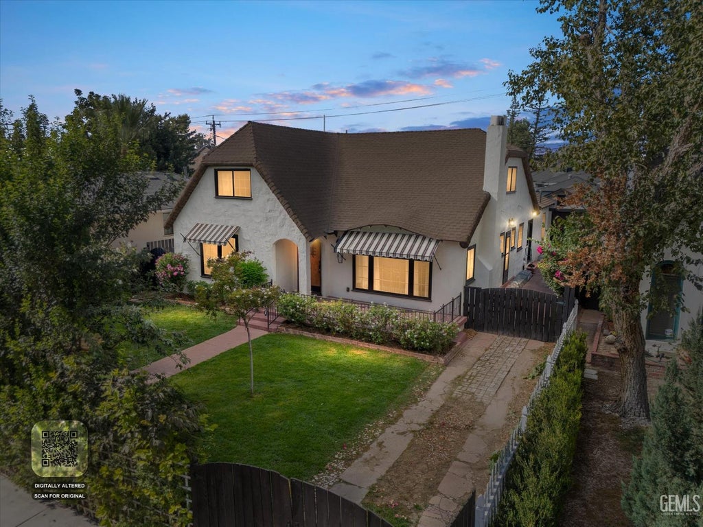 Photo of 2900 Sunset Avenue, Bakersfield, CA 93304 (MLS # 202609379)