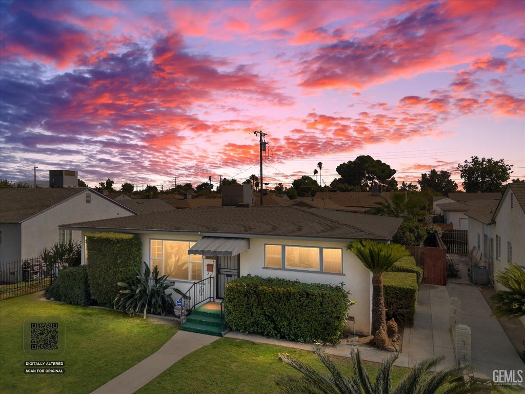 Photo of 1301 Terrace Way, Bakersfield, CA 93304 (MLS # 202610364)