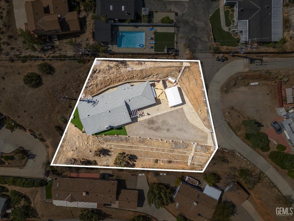 Photo of 131 Donalda Court, Wofford Heights, CA 93285 (MLS # 202511161)
