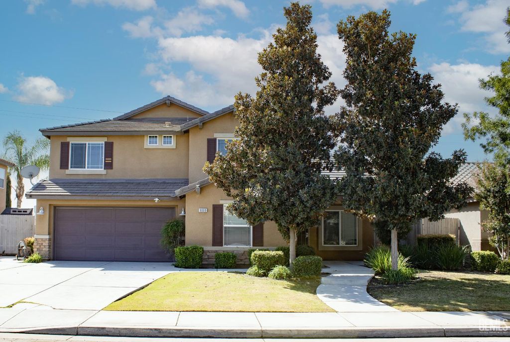 Photo of 9009 Rockefeller Street, Bakersfield, CA 93311 (MLS # 202511187)