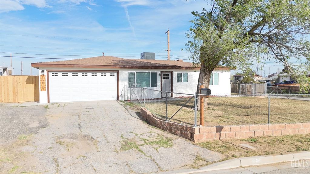 Photo of 15862 Jean Drive, Mojave, CA 93501 (MLS # 202604175)
