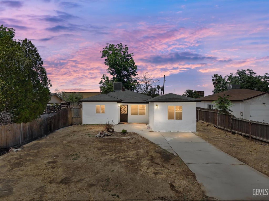 Photo of 10112 Greenacres Drive, Bakersfield, CA 93312 (MLS # 202606208)