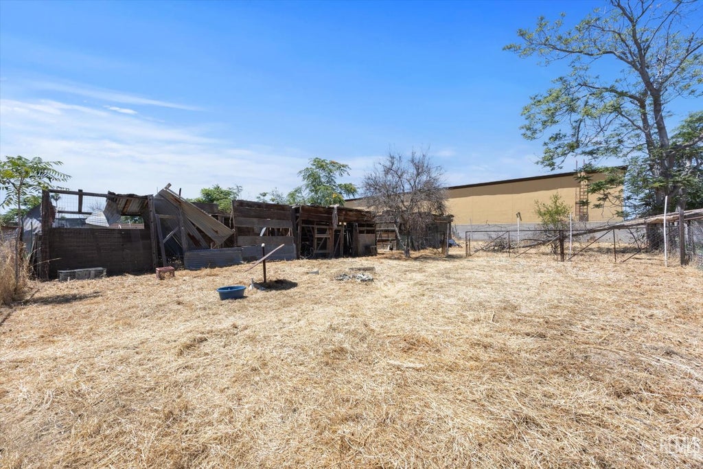 Photo of 10112 Greenacres Drive, Bakersfield, CA 93312 (MLS # 202606208)