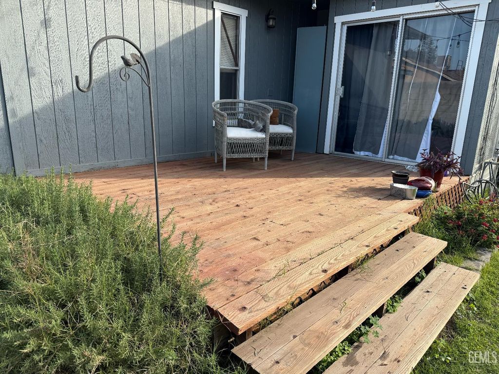 Photo of 421 Holtby Road Rd, Bakersfield, CA 93304 (MLS # 202600149)