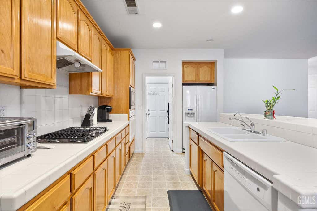Photo of 5303 Tangerine Dream Lane, Bakersfield, CA 93311 (MLS # 202605683)