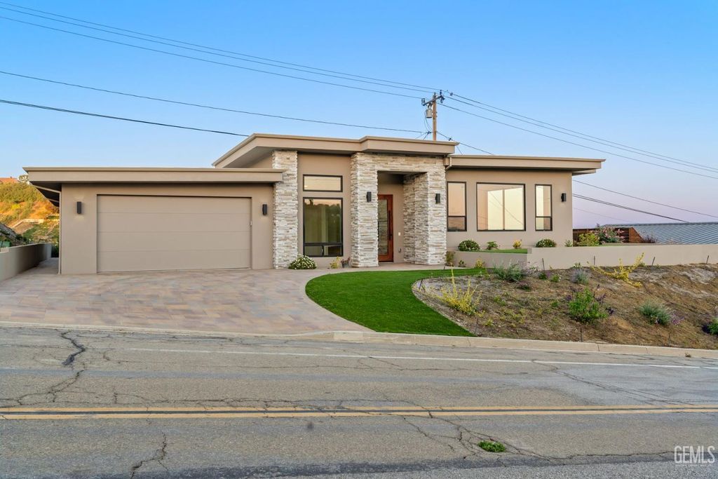 Photo of 872 Via Ondulando, Ventura, CA 93003 (MLS # 202603976)