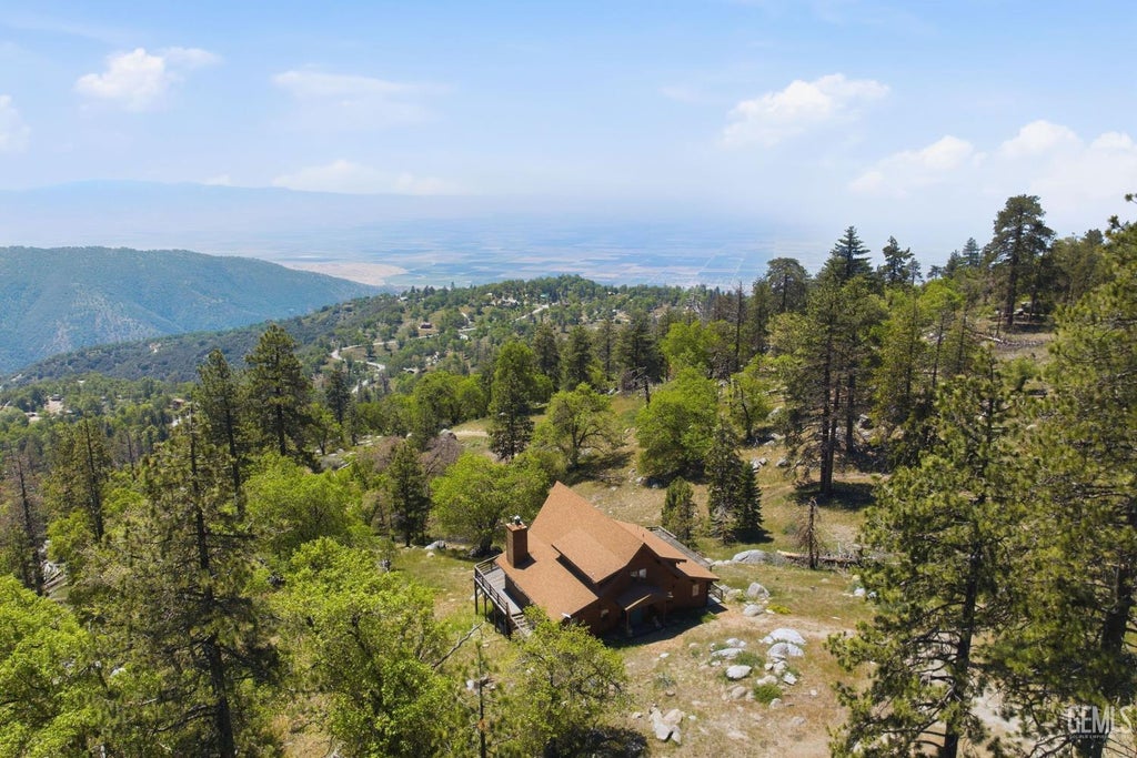 Photo of 26660 Cedar Creek Court, Tehachapi, CA 93561 (MLS # 202605955)
