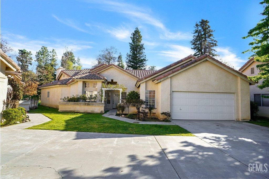 Photo of 12320 Backdrop Court, Bakersfield, CA 93306 (MLS # 202511128)
