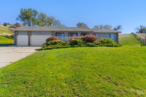 Photo of 23480 Meadow View Court, Tehachapi, CA 93561 (MLS # 202603056)