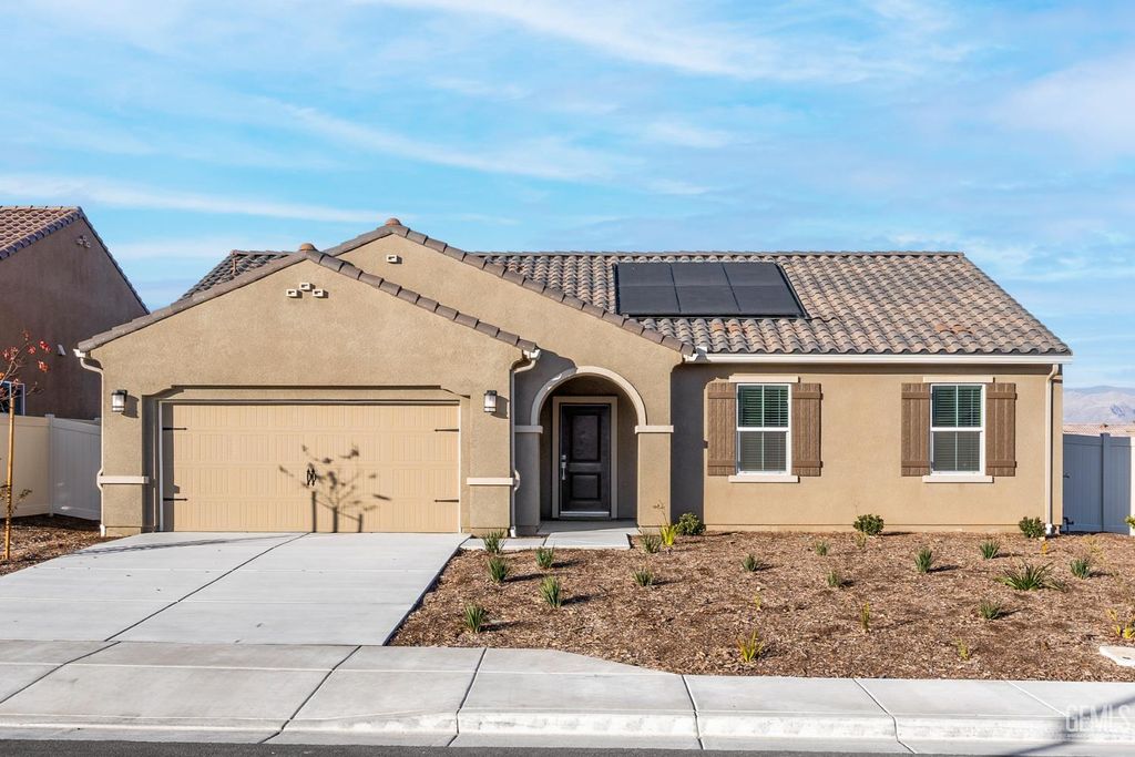 Photo of 5128 Beaverhead Avenue, Bakersfield, CA 93306 (MLS # 202604979)