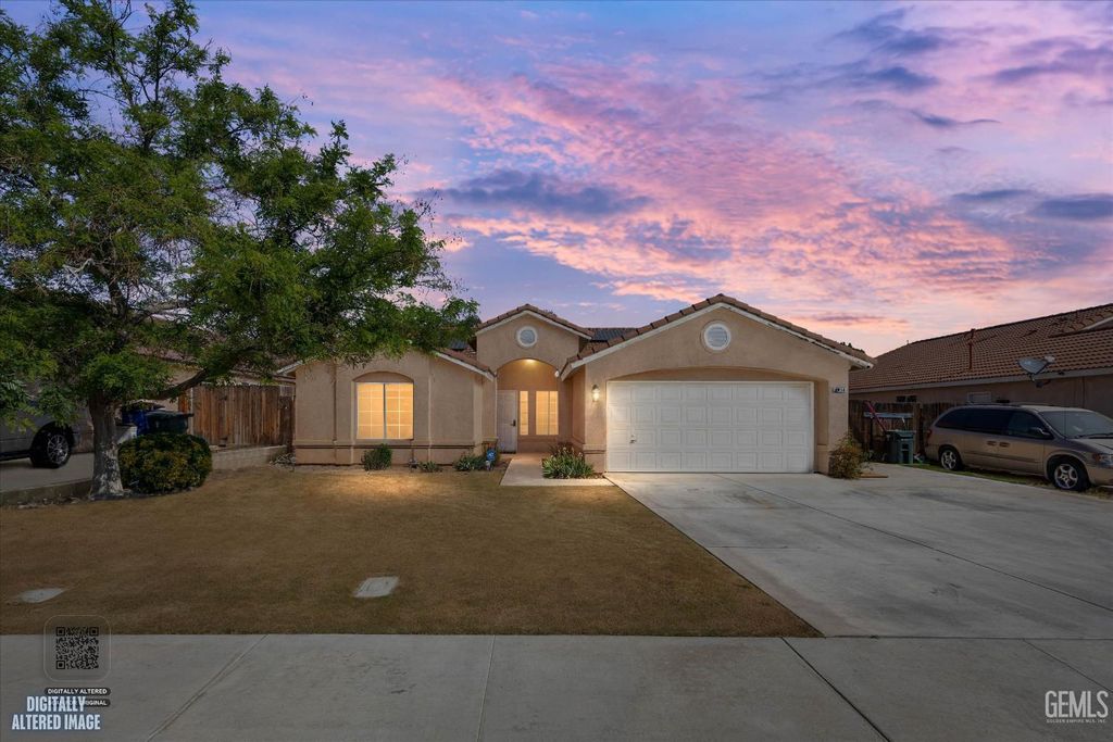 Photo of 2914 Tar Springs Avenue, Bakersfield, CA 93313 (MLS # 202603273)