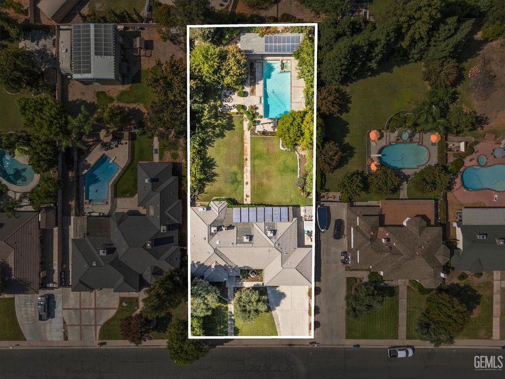 Photo of 201 El Paso Road, Bakersfield, CA 93314 (MLS # 202511420)