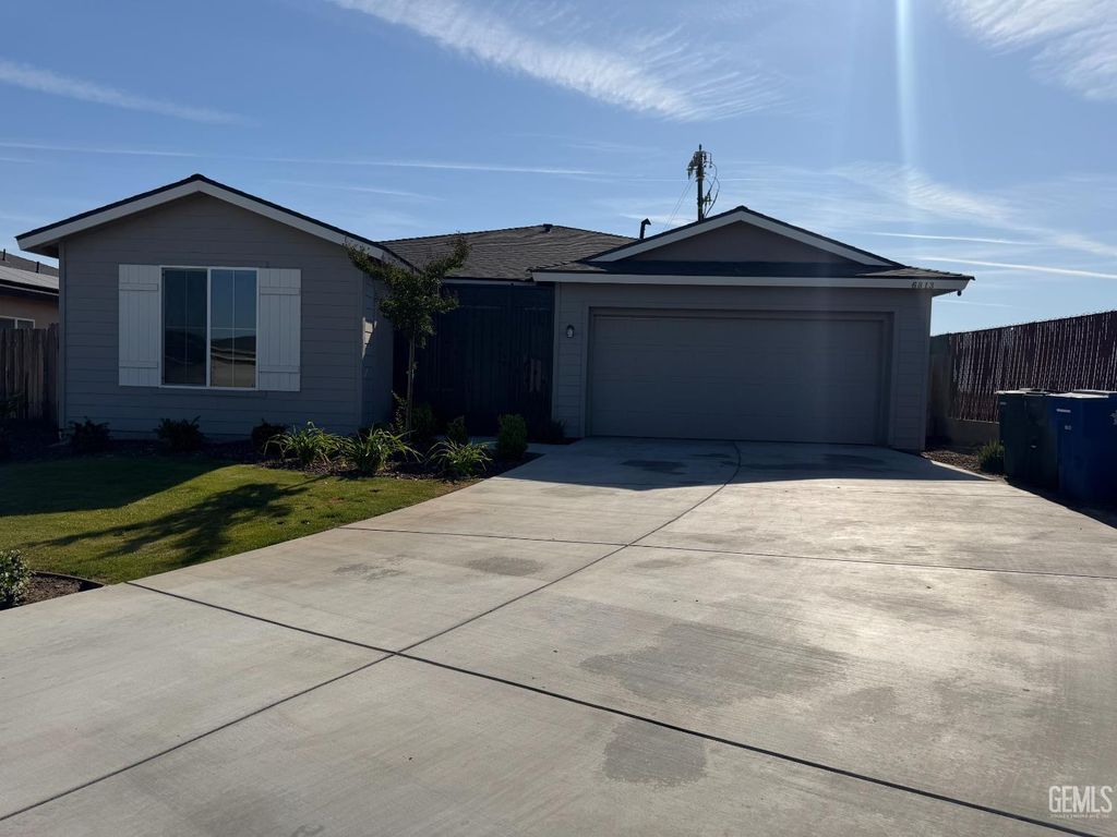 Photo of 6813 Crawley Court, Bakersfield, CA 93307 (MLS # 202604008)
