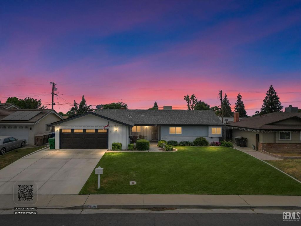 Photo of 305 Borman Avenue, Bakersfield, CA 93308 (MLS # 202603682)