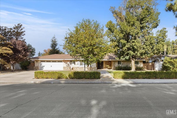 801 JAMAICA WAY, BAKERSFIELD, CA 93309 - Image ae2bfd022a8eda8a06b2c23b9c053b62/4270845004