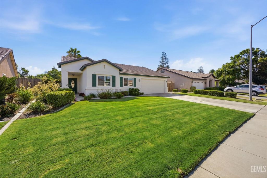 Photo of 4402 Polo Sky Way WAY, Bakersfield, CA 93312 (MLS # 202607783)