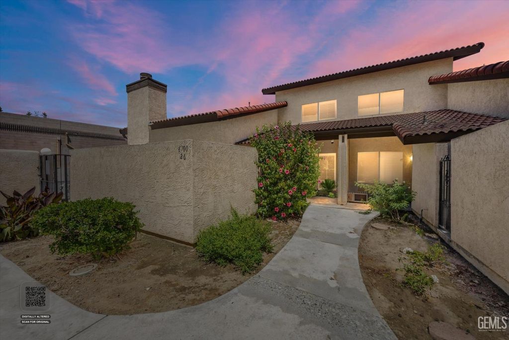 Photo of 6700 Nottingham Lane #26, Bakersfield, CA 93309 (MLS # 202607546)