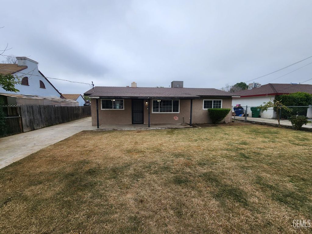 Photo of 404 Hill Street, Bakersfield, CA 93306 (MLS # 202513746)