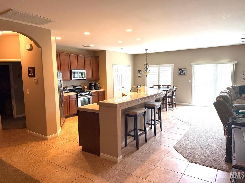 Photo of 10903 Corbett Canyon Drive, Bakersfield, CA 93312 (MLS # 202604523)