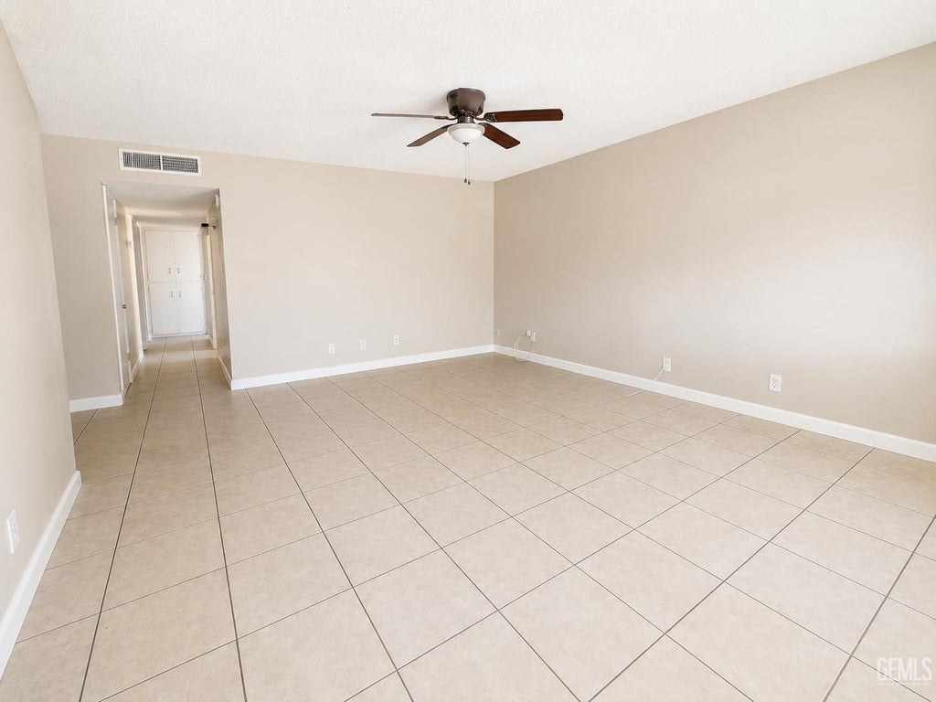 Photo of 613 Johndra Avenue, Bakersfield, CA 93307 (MLS # 202609172)