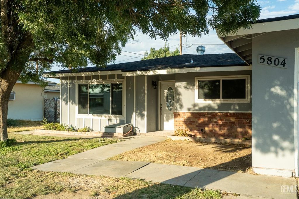 Photo of 5804 Chandler Way, Bakersfield, CA 93307 (MLS # 202607844)