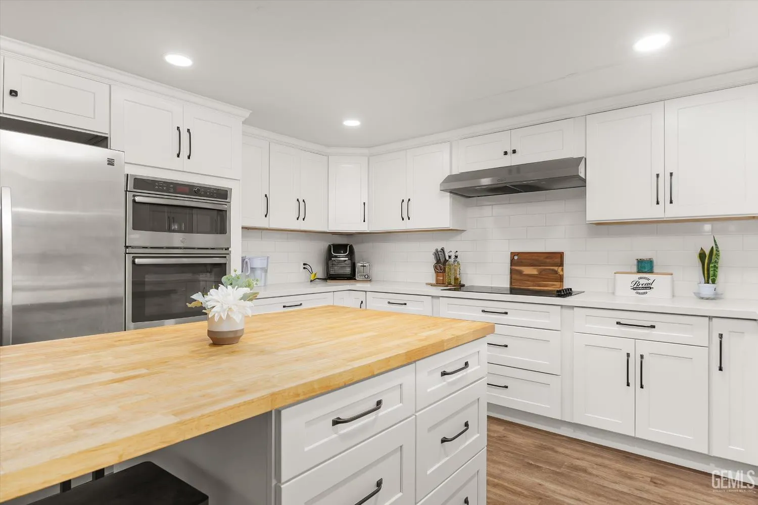 Bakersfield, California 93309, United States, 3 Bedrooms Bedrooms, ,2 BathroomsBathrooms,Residential,Active,208507