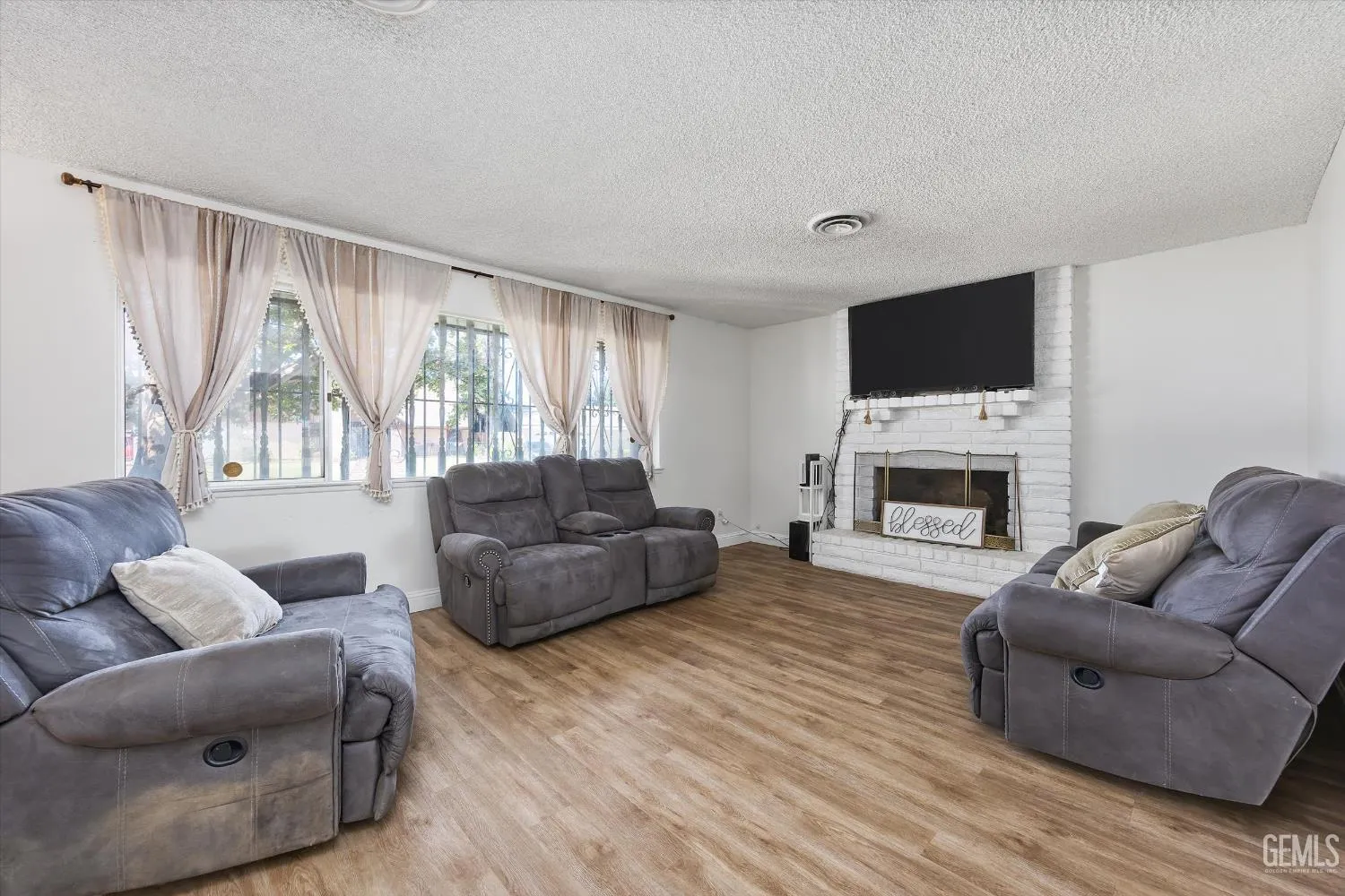 Bakersfield, California 93309, United States, 3 Bedrooms Bedrooms, ,2 BathroomsBathrooms,Residential,Active,208507