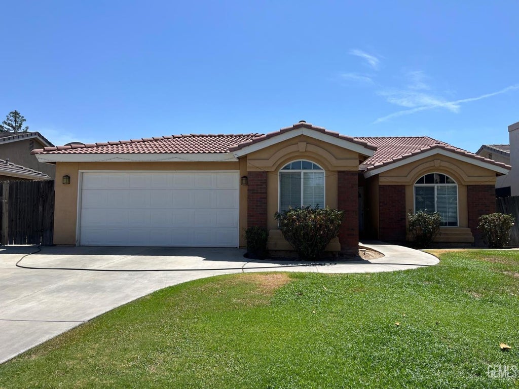 Photo of 5405 Glacier Springs Drive, Bakersfield, CA 93313 (MLS # 202609760)