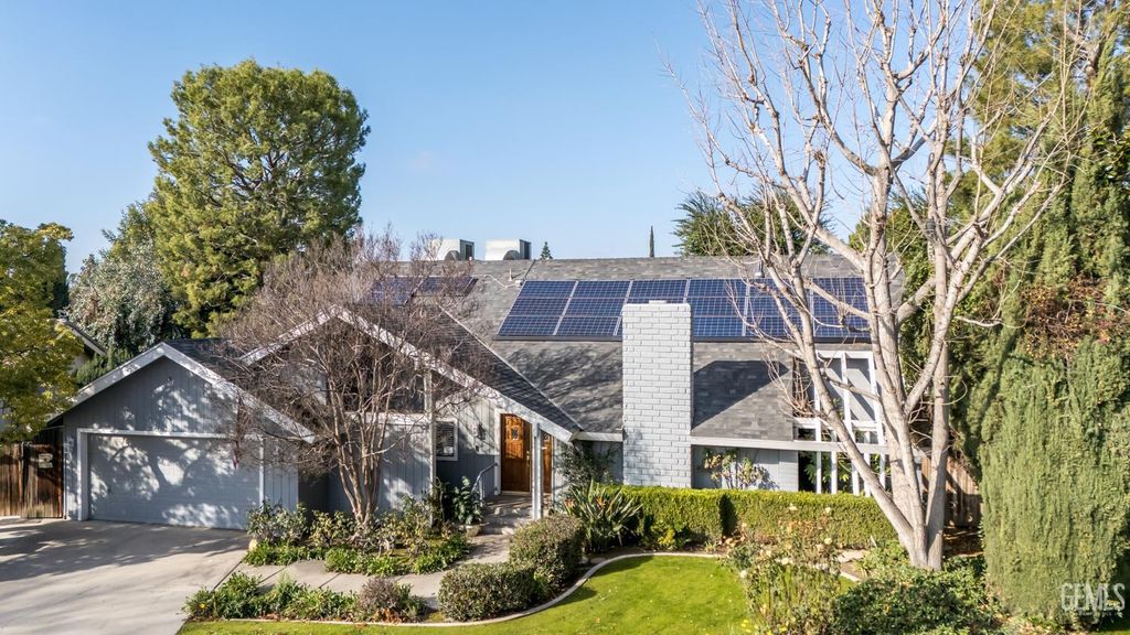 Photo of 1501 Westbourne Way, Bakersfield, CA 93309 (MLS # 202600752)