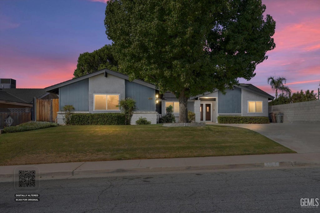 Photo of 5900 Dorset Drive, Bakersfield, CA 93306 (MLS # 202610315)