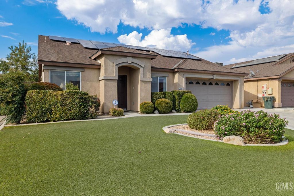 Photo of 2422 Basque Hills Drive, Bakersfield, CA 93313 (MLS # 202510686)