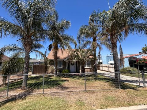 Photo of 1014 30th Street, Bakersfield, CA 93301 (MLS # 202605609)