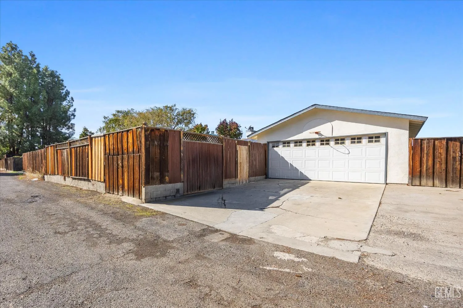 Coalinga, California 93210, United States, 3 Bedrooms Bedrooms, ,2 BathroomsBathrooms,Residential,Active,235797