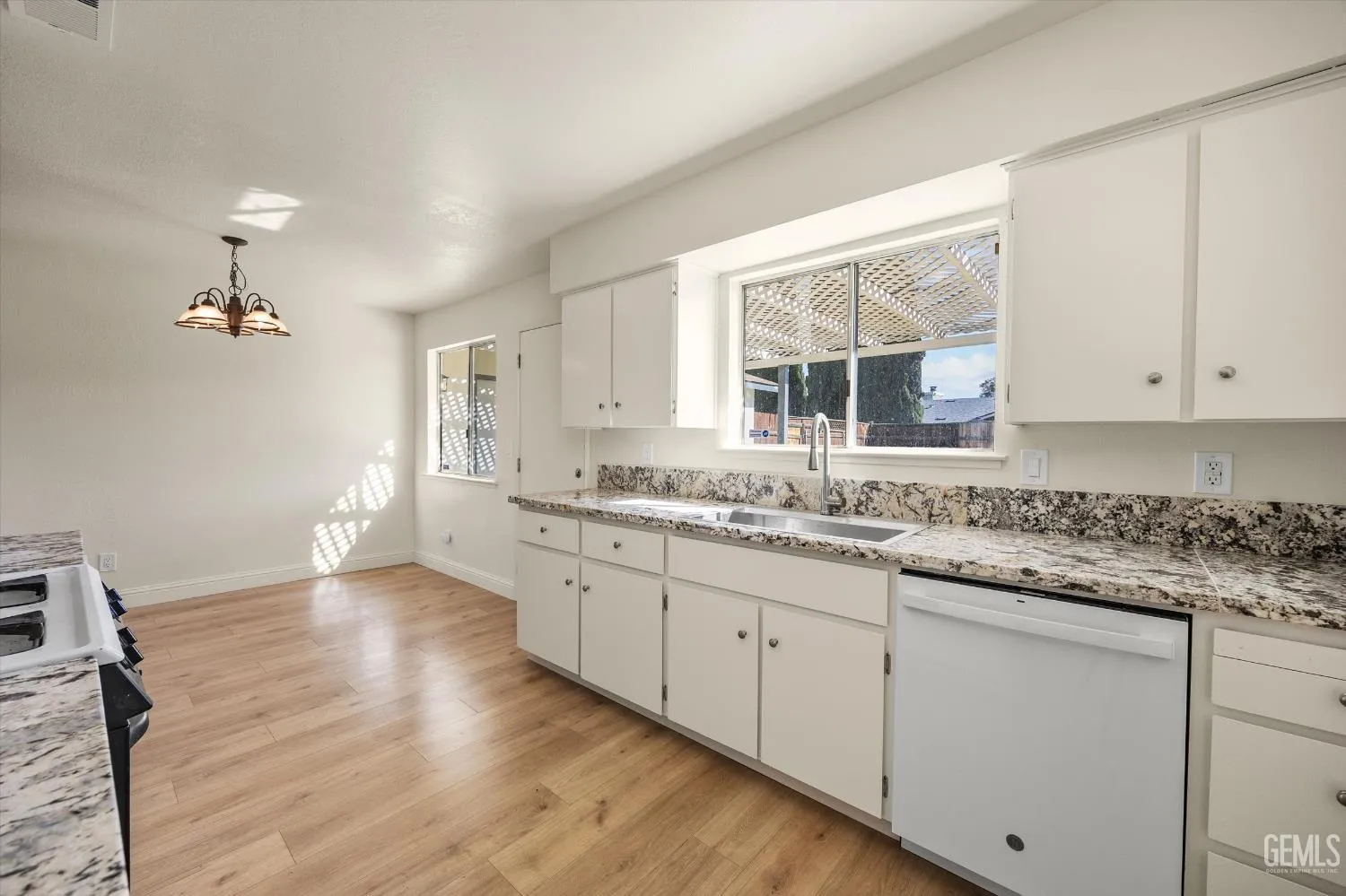 Coalinga, California 93210, United States, 3 Bedrooms Bedrooms, ,2 BathroomsBathrooms,Residential,Active,235797