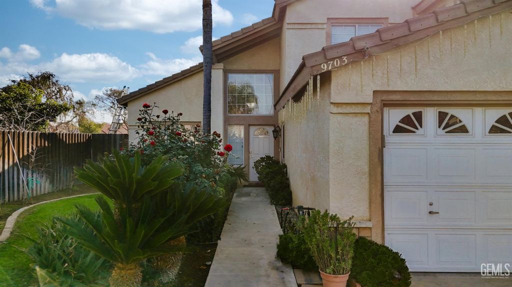 Photo of 9703 touchstone dr Dr, Bakersfield, CA 93311 (MLS # 202513812)