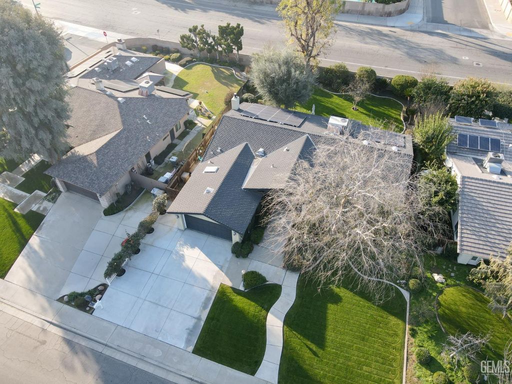 Photo of 3009 Buford Way, Bakersfield, CA 93309 (MLS # 202601060)