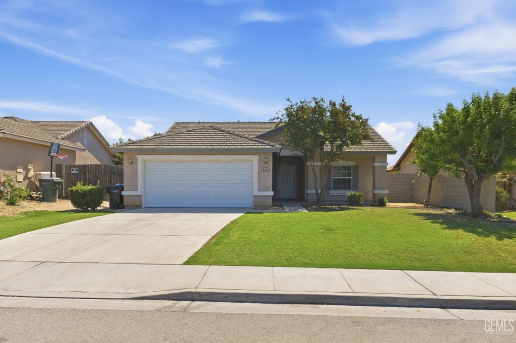 Photo of 9009 Sentido Drive, Bakersfield, CA 93306 (MLS # 202609917)