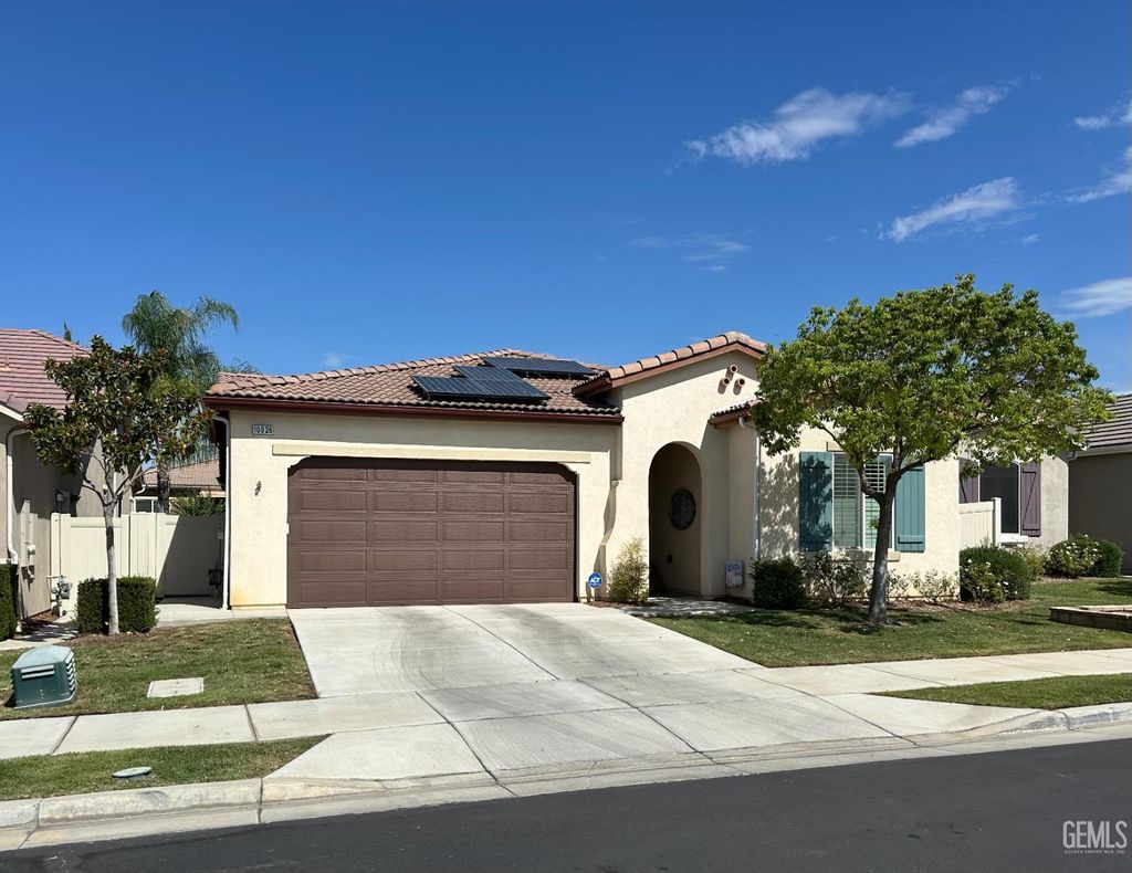 Photo of 10026 Besancon Way, Bakersfield, CA 93306 (MLS # 202511035)