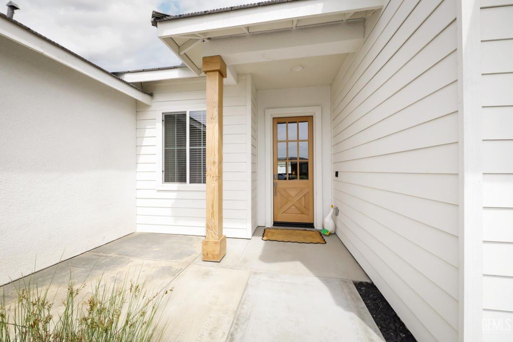 Photo of 8810 Casella St, Bakersfield, CA 93314 (MLS # 202603854)