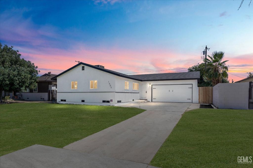 Photo of 1605 Sidney Drive, Bakersfield, CA 93304 (MLS # 202511219)