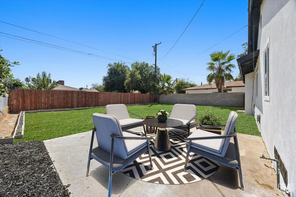 Photo of 1605 Sidney Drive, Bakersfield, CA 93304 (MLS # 202511219)