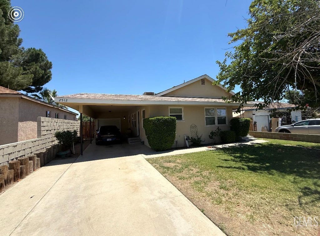 Photo of 2512 Barnett Street, Bakersfield, CA 93308 (MLS # 202606745)