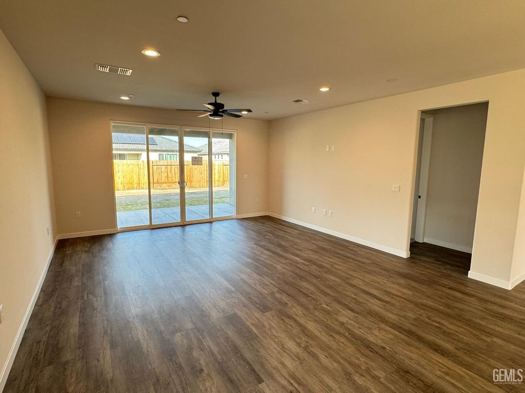 Photo of 11110 Alcazar Avenue, Bakersfield, CA 93311 (MLS # 202605812)