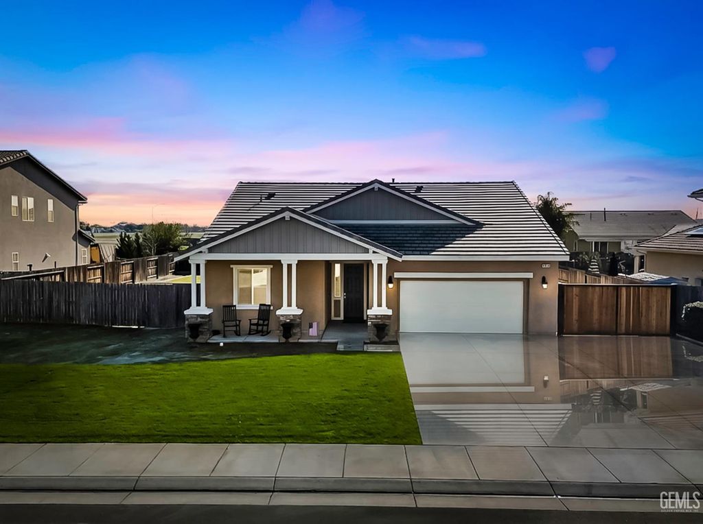 Photo of 15413 Carparzo Drive, Bakersfield, CA 93314 (MLS # 202600595)