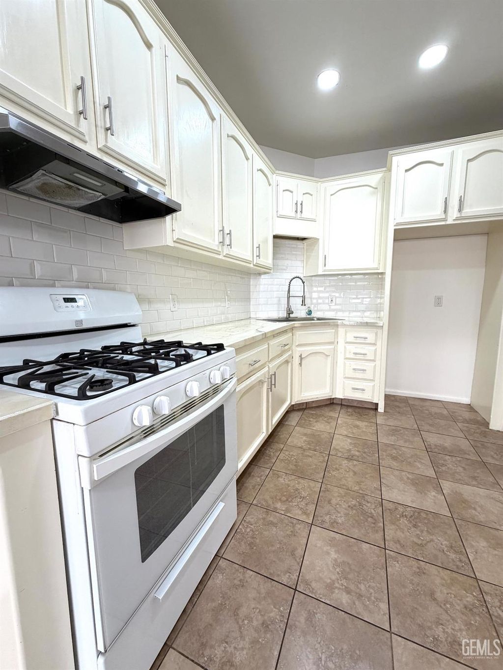 Photo of 3508 Sampson Court #B, Bakersfield, CA 93309 (MLS # 202511982)