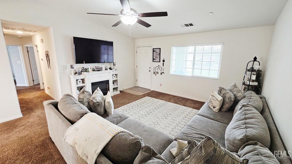 Photo of 1018 Guadalupe Avenue, Bakersfield, CA 93307 (MLS # 202600967)