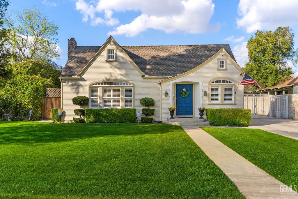 Photo of 2714 Sunset Avenue, Bakersfield, CA 93304 (MLS # 202602387)