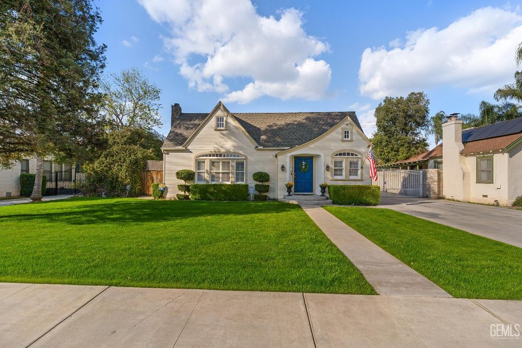 Photo of 2714 Sunset Avenue, Bakersfield, CA 93304 (MLS # 202602387)